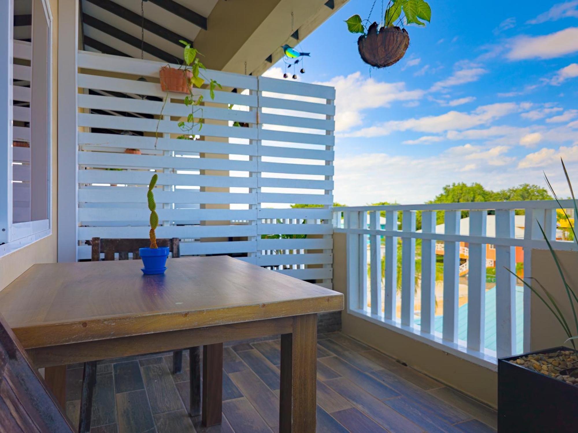 Louis' Apartments Placencia Exterior photo